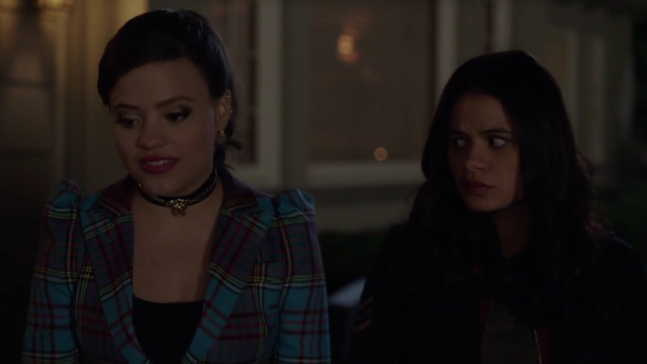 Charmed-Online-dot-nl_Charmed-1x06KappaSpirit02032.jpg