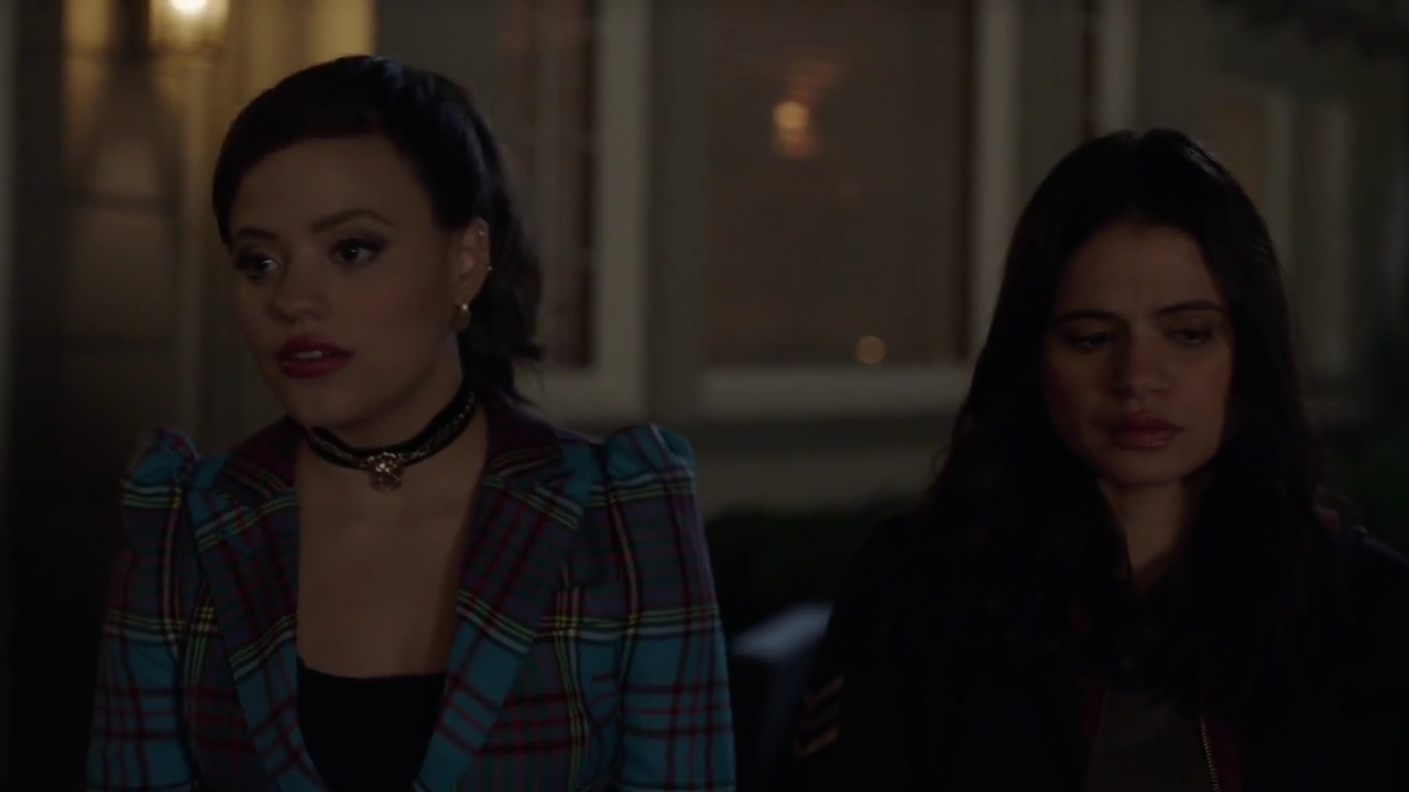 Charmed-Online-dot-nl_Charmed-1x06KappaSpirit02033.jpg