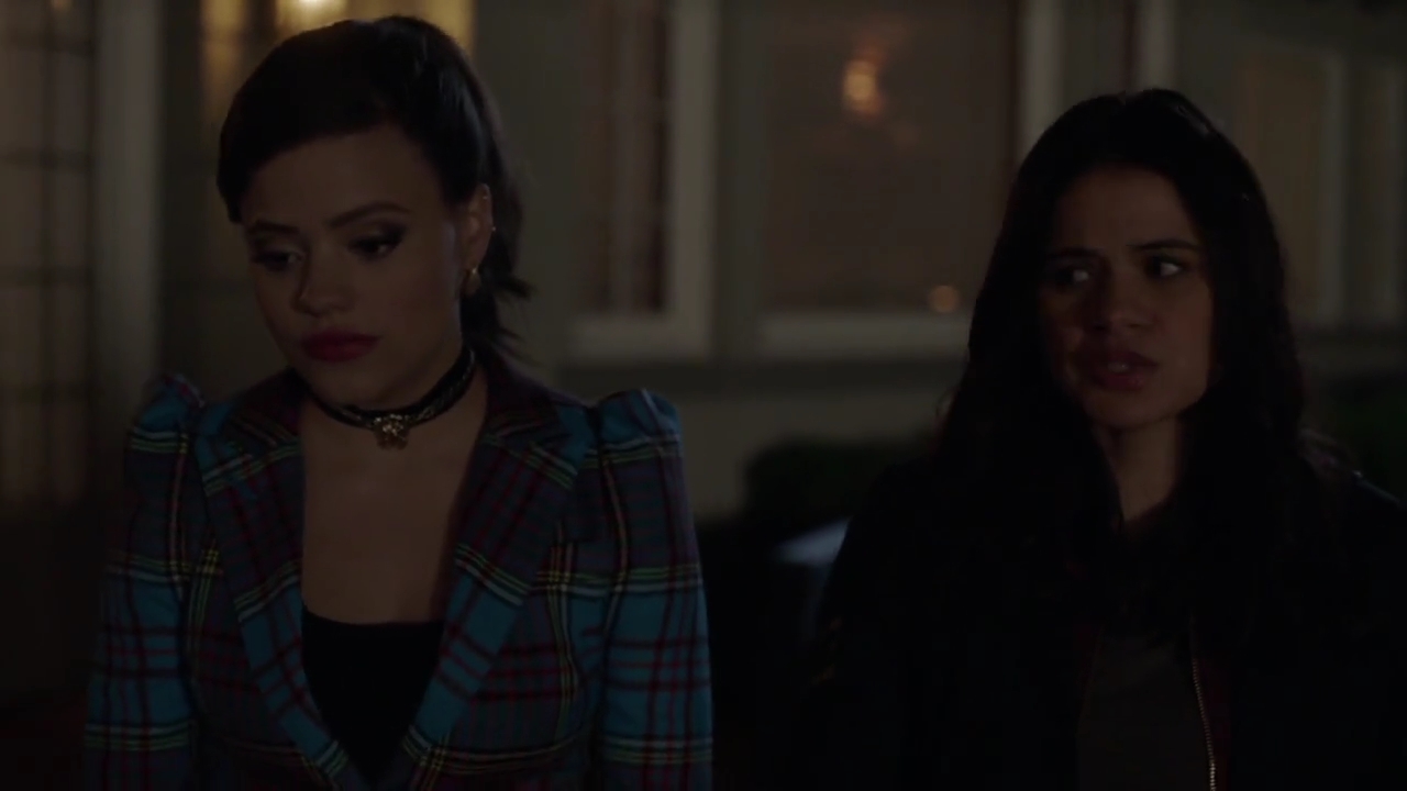 Charmed-Online-dot-nl_Charmed-1x06KappaSpirit02035.jpg
