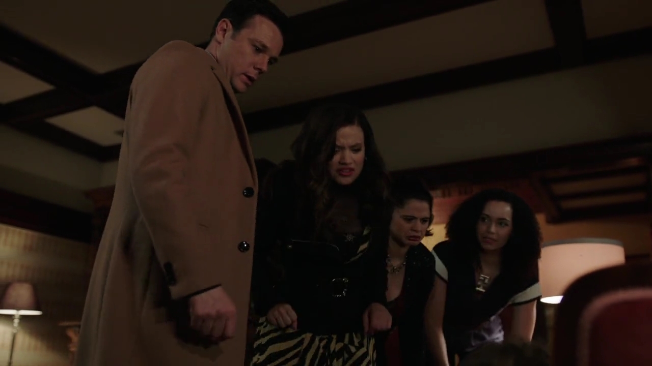 Charmed-Online-dot-nl_Charmed-1x07OutofScythe00545.jpg