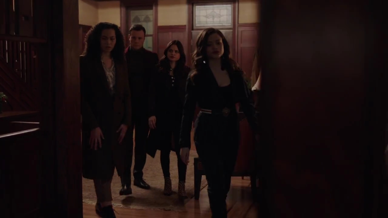 Charmed-Online-dot-nl_Charmed-1x07OutofScythe01291.jpg