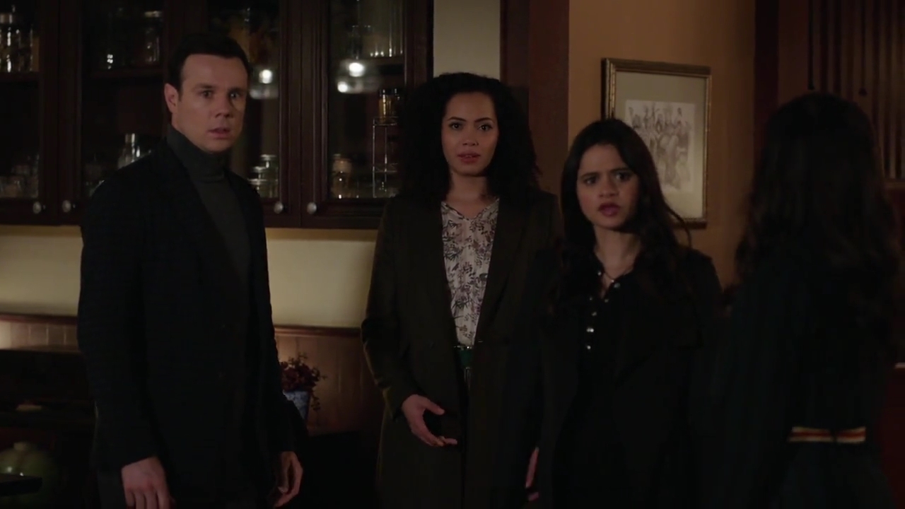 Charmed-Online-dot-nl_Charmed-1x07OutofScythe01346.jpg