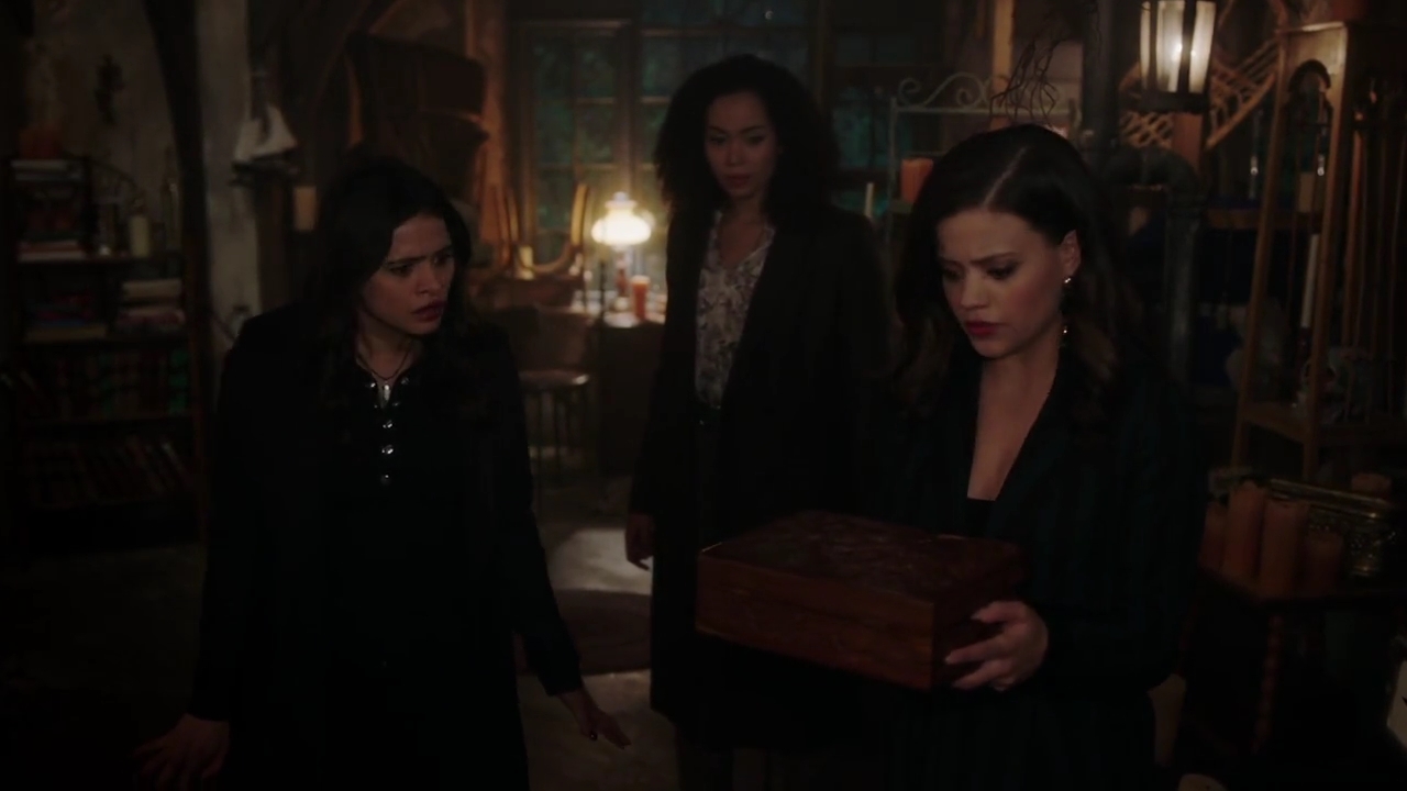 Charmed-Online-dot-nl_Charmed-1x07OutofScythe01463.jpg