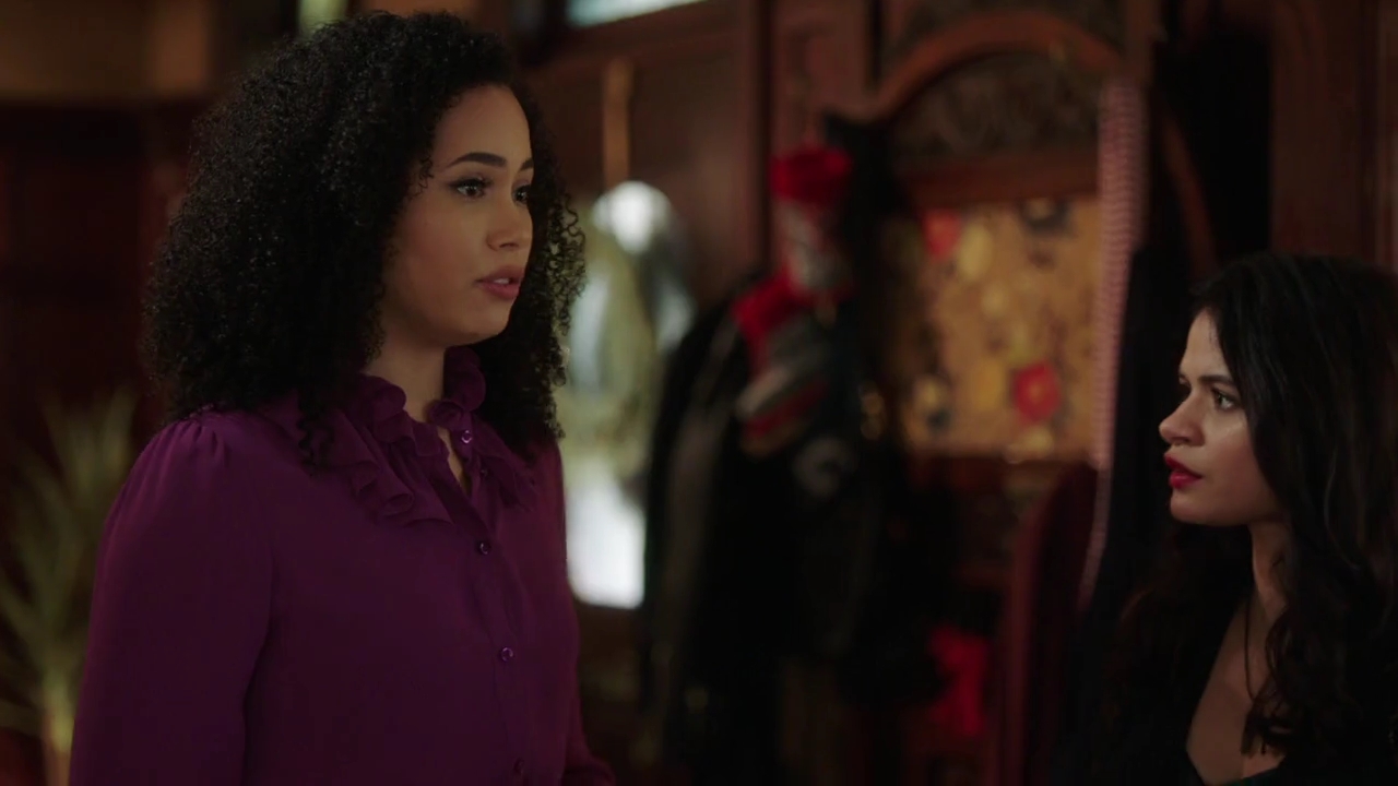 Charmed-Online-dot-nl_Charmed-1x09JingleHell00298.jpg Charmed-Online-dot-nl_Charmed-1x09JingleHell00298.jpg