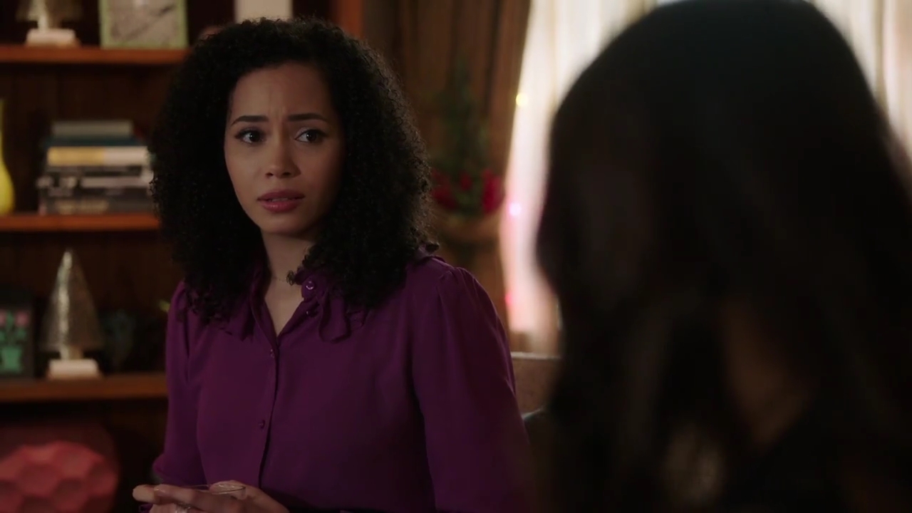 Charmed-Online-dot-nl_Charmed-1x09JingleHell00402.jpg Charmed-Online-dot-nl_Charmed-1x09JingleHell00402.jpg