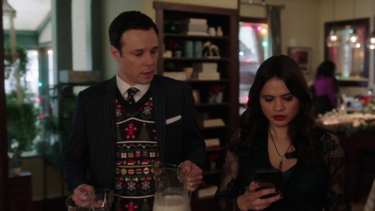 Charmed-Online-dot-nl_Charmed-1x09JingleHell00616.jpg Charmed-Online-dot-nl_Charmed-1x09JingleHell00616.jpg