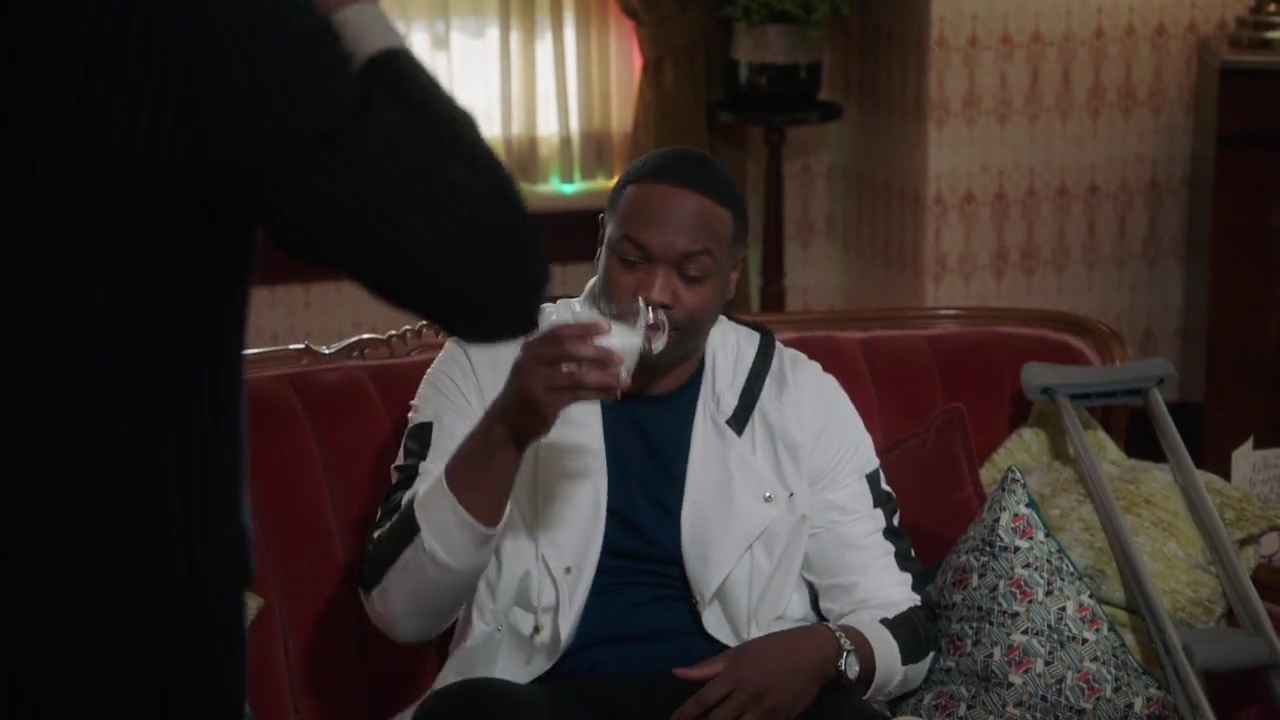 Charmed-Online-dot-nl_Charmed-1x09JingleHell00646.jpg Charmed-Online-dot-nl_Charmed-1x09JingleHell00646.jpg