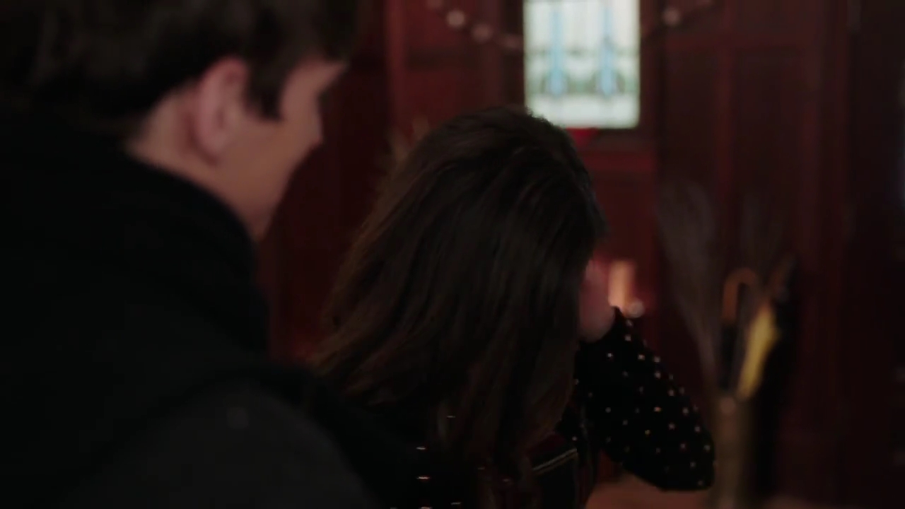 Charmed-Online-dot-nl_Charmed-1x09JingleHell00733.jpg Charmed-Online-dot-nl_Charmed-1x09JingleHell00733.jpg