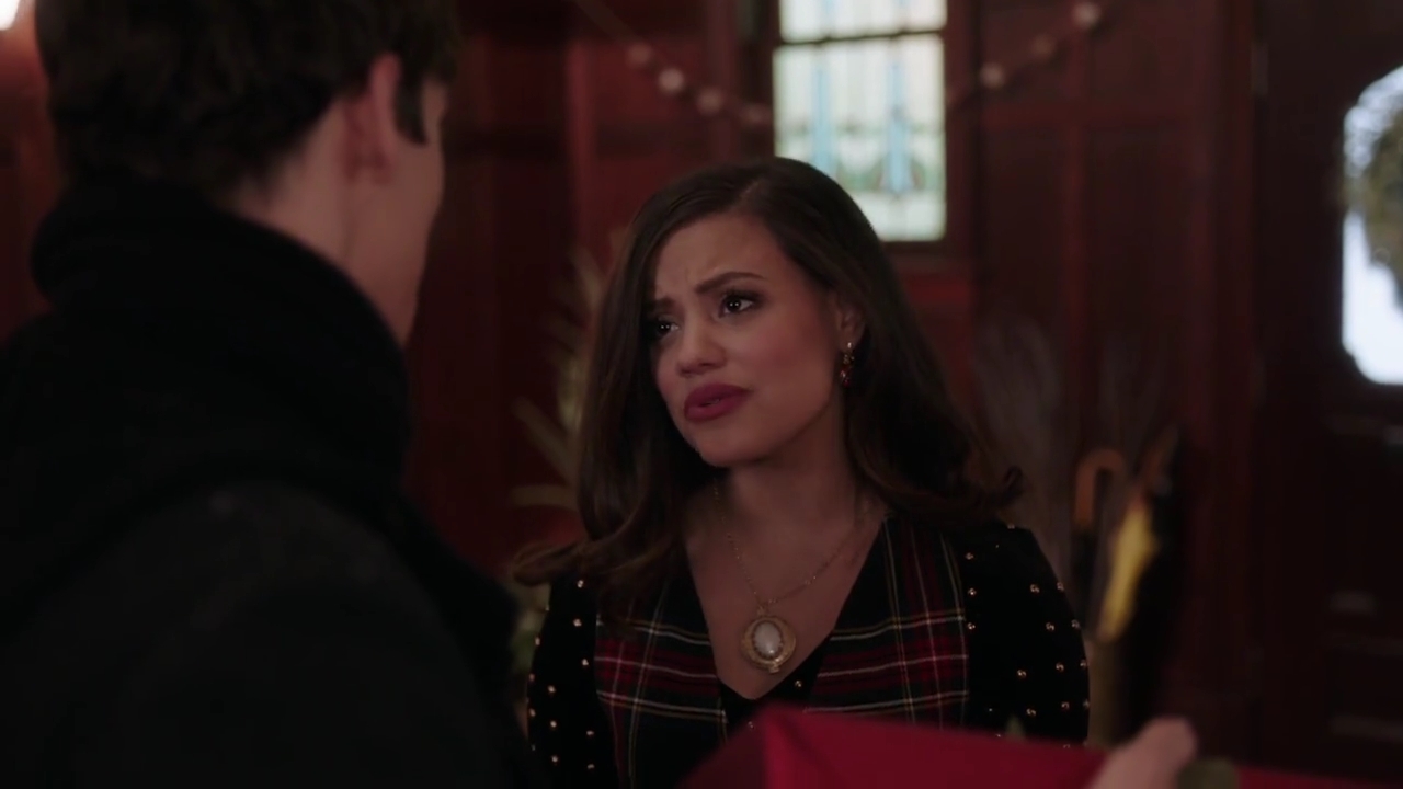 Charmed-Online-dot-nl_Charmed-1x09JingleHell00748.jpg Charmed-Online-dot-nl_Charmed-1x09JingleHell00748.jpg