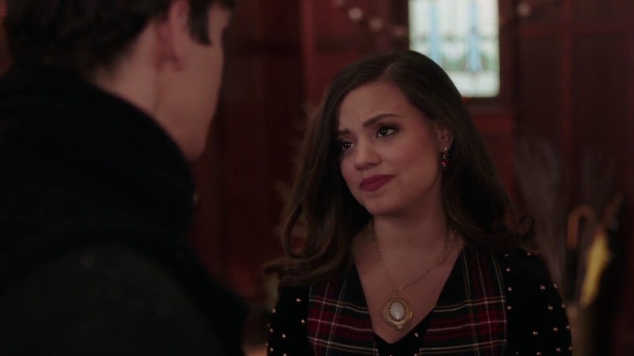 Charmed-Online-dot-nl_Charmed-1x09JingleHell00753.jpg Charmed-Online-dot-nl_Charmed-1x09JingleHell00753.jpg