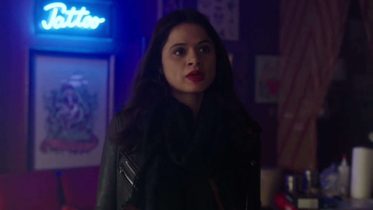 Charmed-Online-dot-nl_Charmed-1x09JingleHell00771.jpg Charmed-Online-dot-nl_Charmed-1x09JingleHell00771.jpg