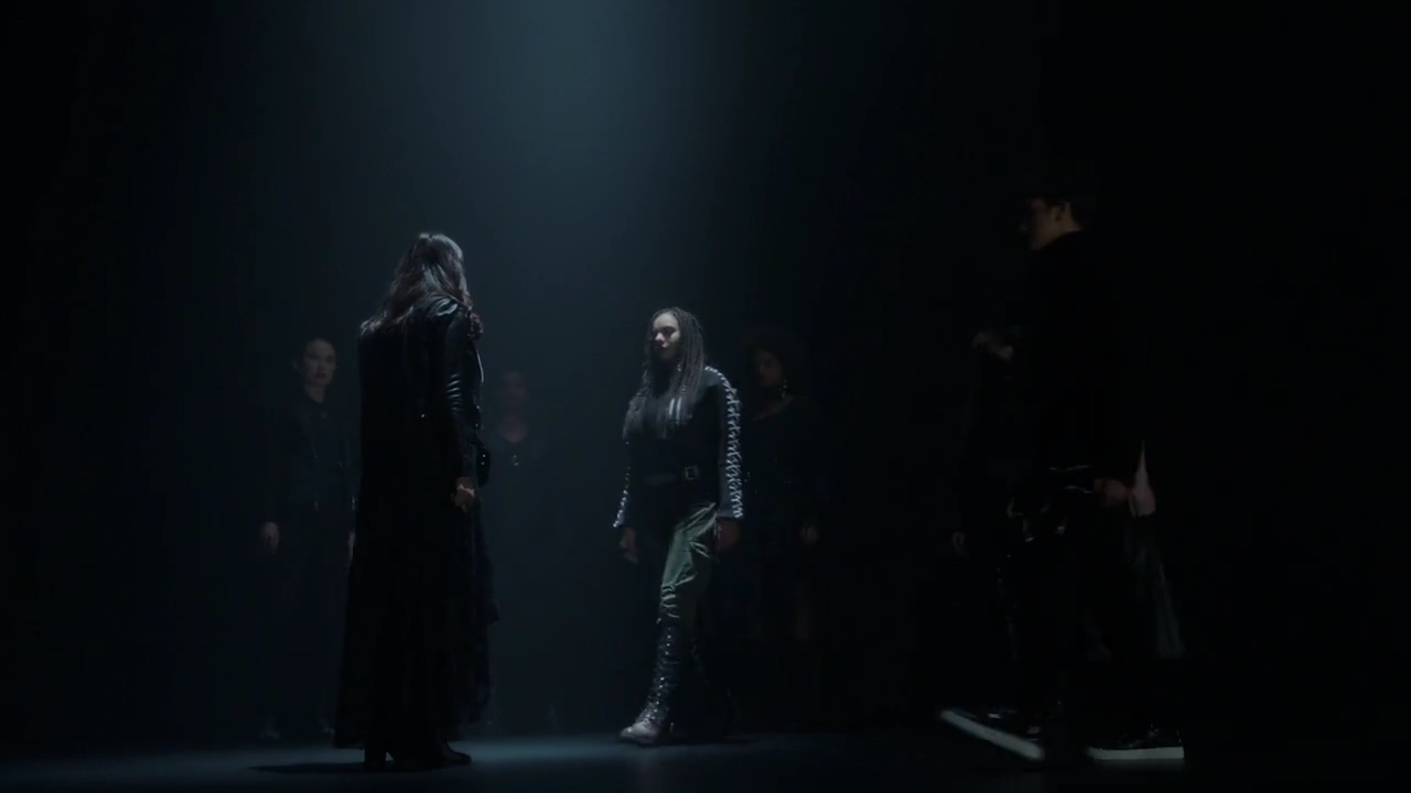 Charmed-Online-dot-nl_Charmed-1x09JingleHell00792.jpg Charmed-Online-dot-nl_Charmed-1x09JingleHell00792.jpg