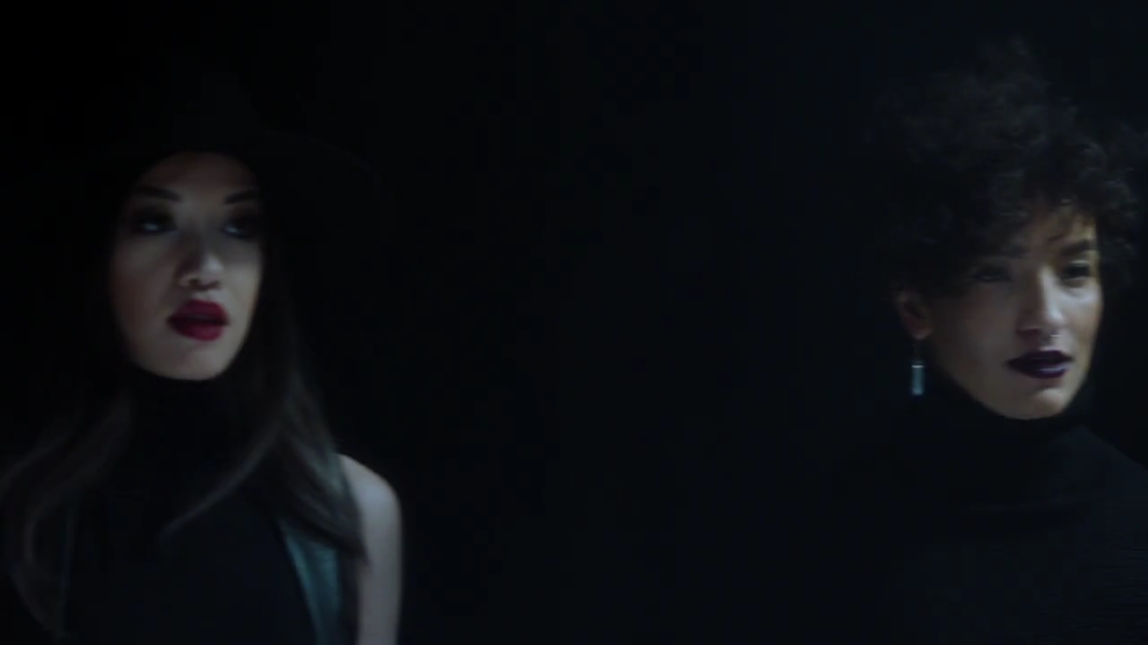 Charmed-Online-dot-nl_Charmed-1x09JingleHell00808.jpg Charmed-Online-dot-nl_Charmed-1x09JingleHell00808.jpg