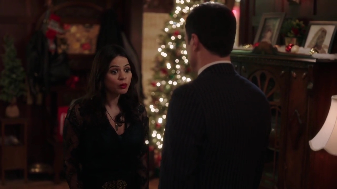 Charmed-Online-dot-nl_Charmed-1x09JingleHell00863.jpg Charmed-Online-dot-nl_Charmed-1x09JingleHell00863.jpg