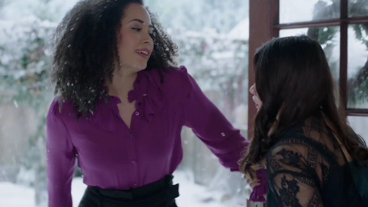 Charmed-Online-dot-nl_Charmed-1x09JingleHell01076.jpg