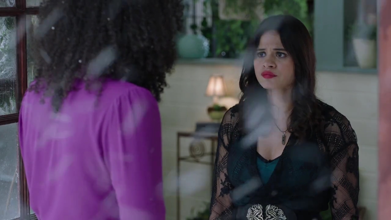 Charmed-Online-dot-nl_Charmed-1x09JingleHell01116.jpg Charmed-Online-dot-nl_Charmed-1x09JingleHell01116.jpg