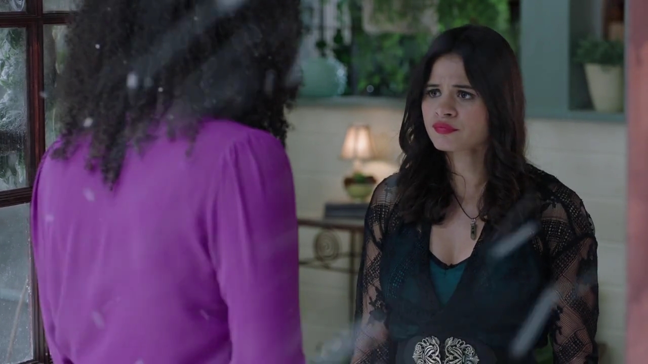 Charmed-Online-dot-nl_Charmed-1x09JingleHell01117.jpg Charmed-Online-dot-nl_Charmed-1x09JingleHell01117.jpg