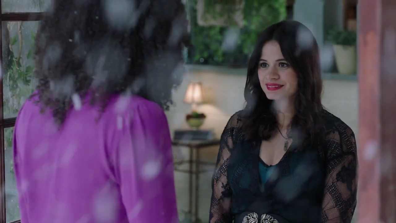 Charmed-Online-dot-nl_Charmed-1x09JingleHell01147.jpg