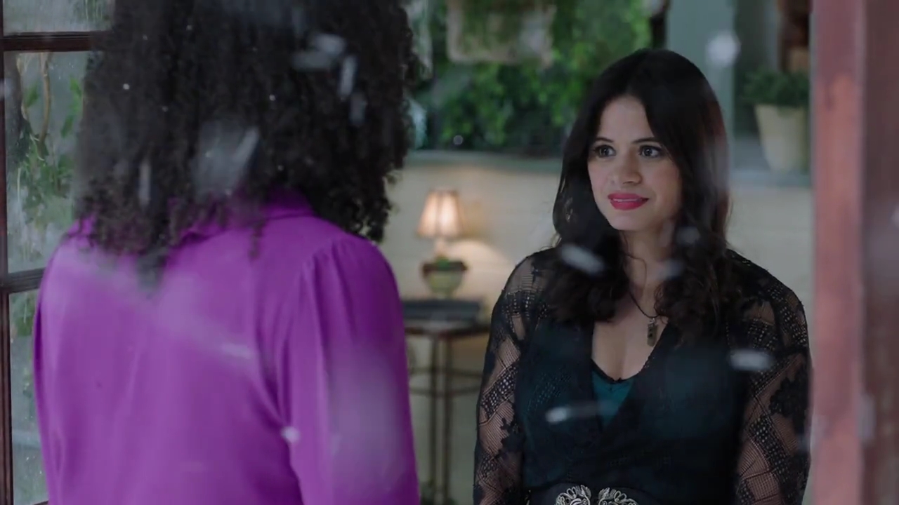 Charmed-Online-dot-nl_Charmed-1x09JingleHell01148.jpg