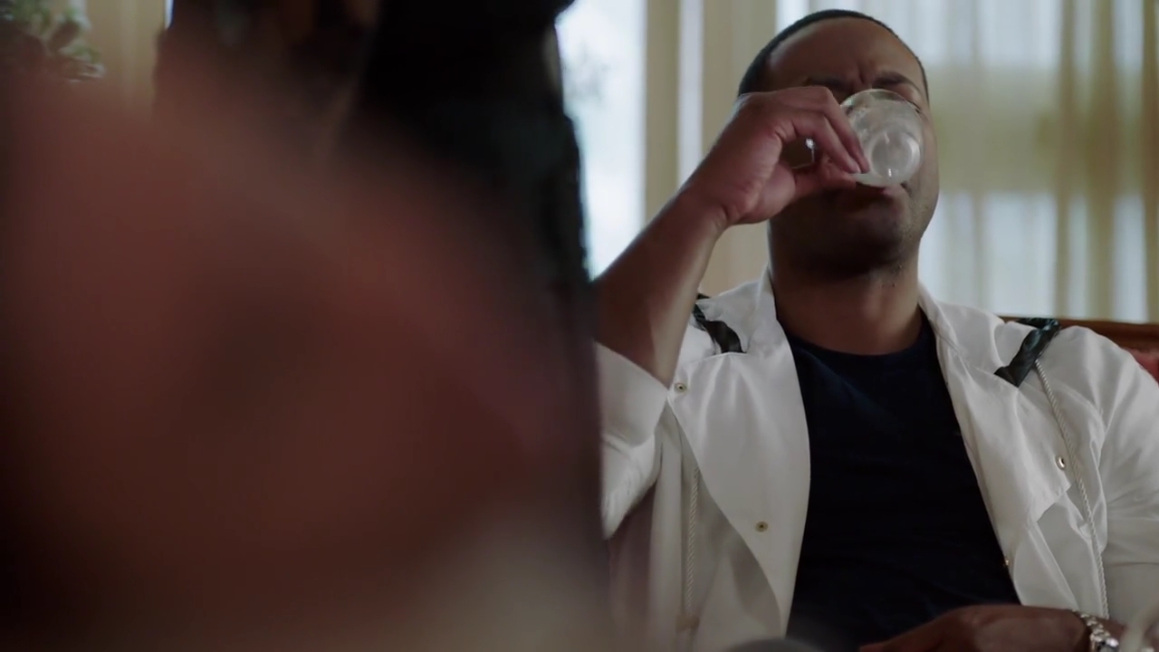 Charmed-Online-dot-nl_Charmed-1x09JingleHell01161.jpg
