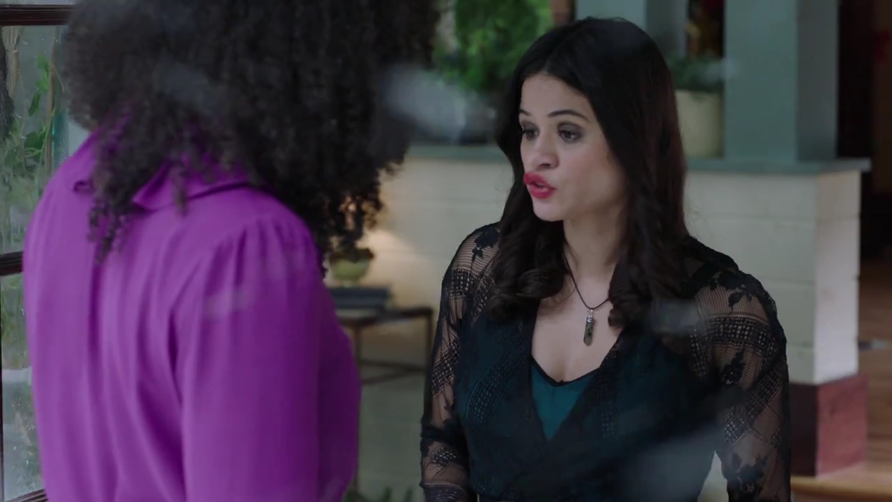 Charmed-Online-dot-nl_Charmed-1x09JingleHell01178.jpg