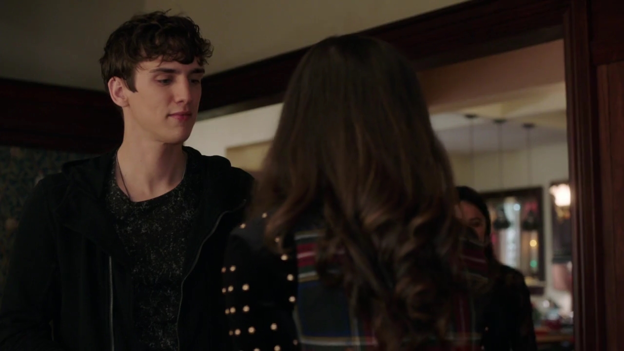 Charmed-Online-dot-nl_Charmed-1x09JingleHell01319.jpg Charmed-Online-dot-nl_Charmed-1x09JingleHell01319.jpg