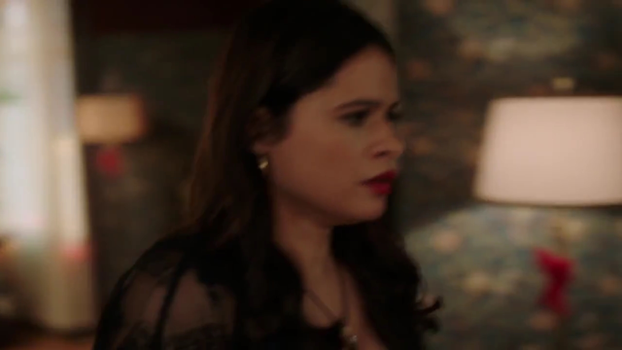 Charmed-Online-dot-nl_Charmed-1x09JingleHell01331.jpg