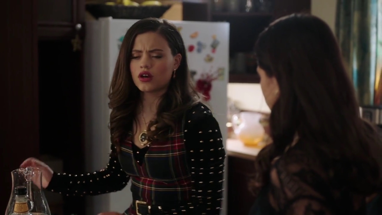 Charmed-Online-dot-nl_Charmed-1x09JingleHell01343.jpg