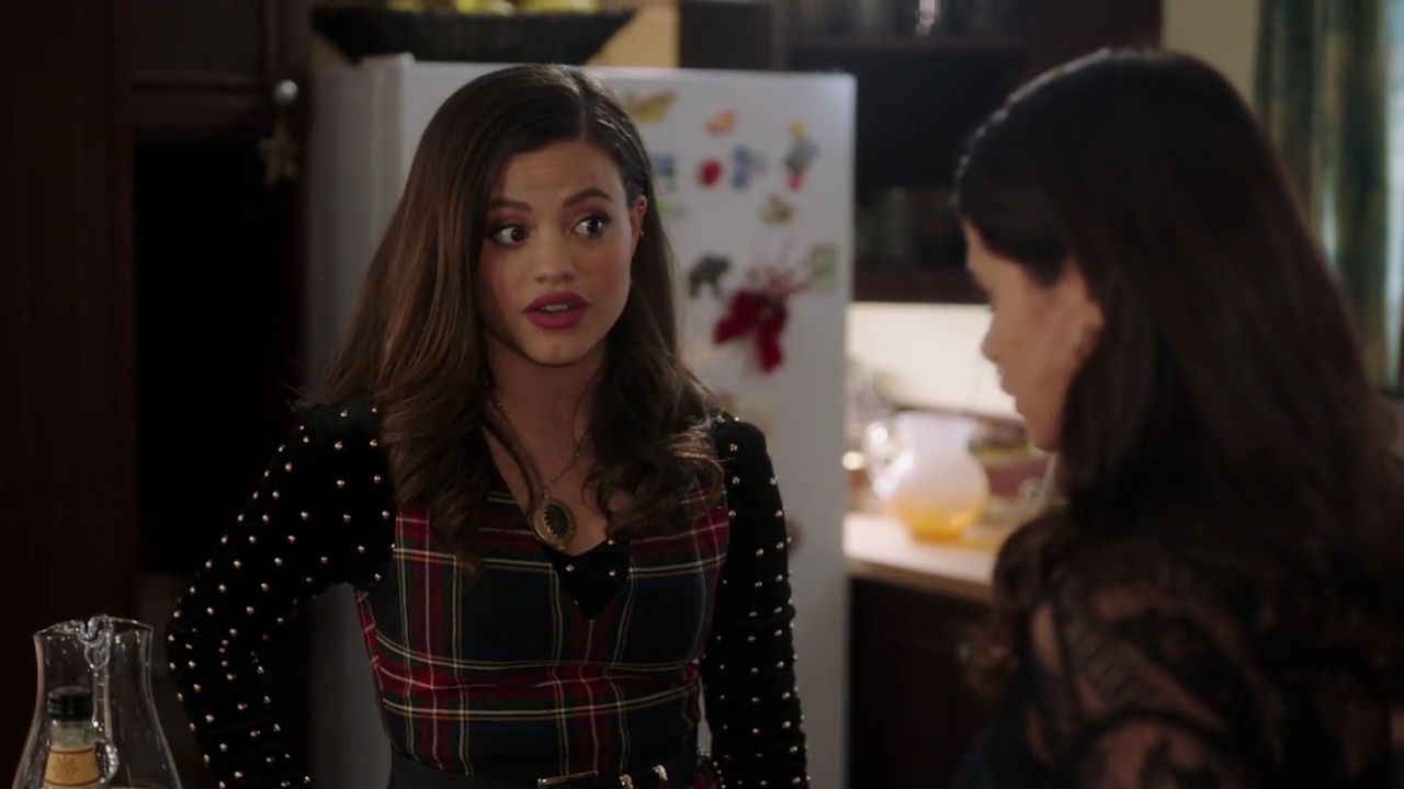 Charmed-Online-dot-nl_Charmed-1x09JingleHell01350.jpg
