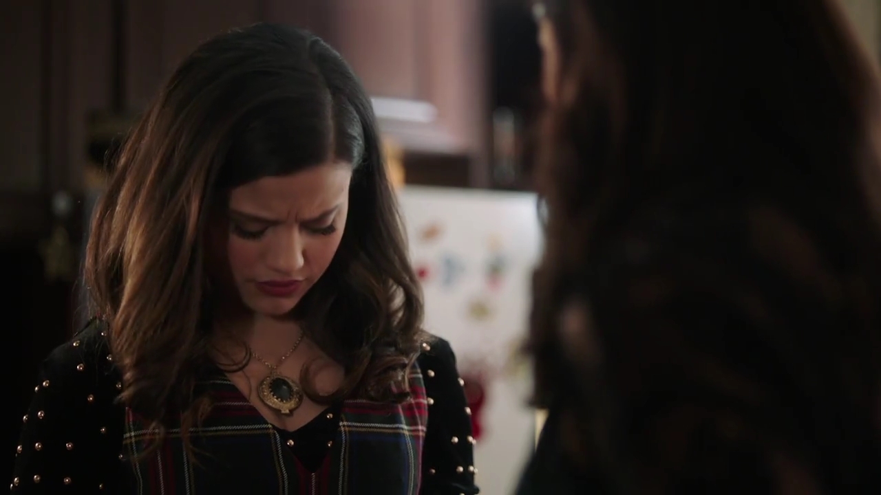 Charmed-Online-dot-nl_Charmed-1x09JingleHell01356.jpg