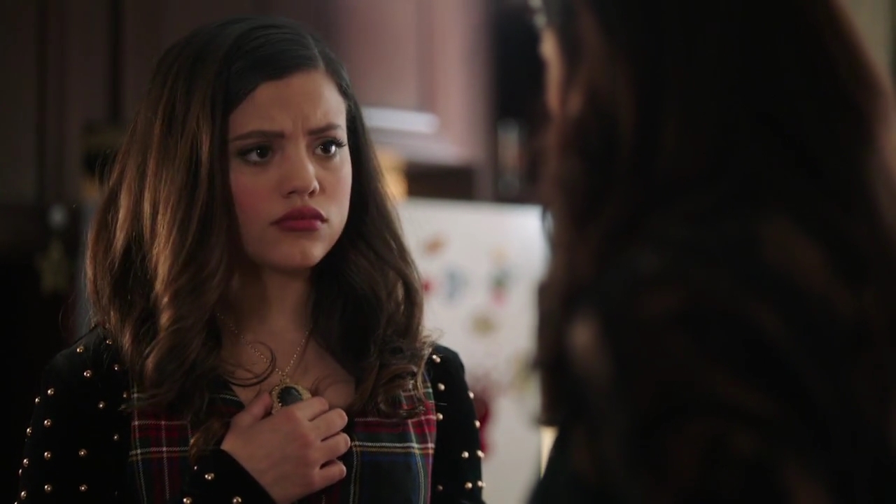 Charmed-Online-dot-nl_Charmed-1x09JingleHell01359.jpg