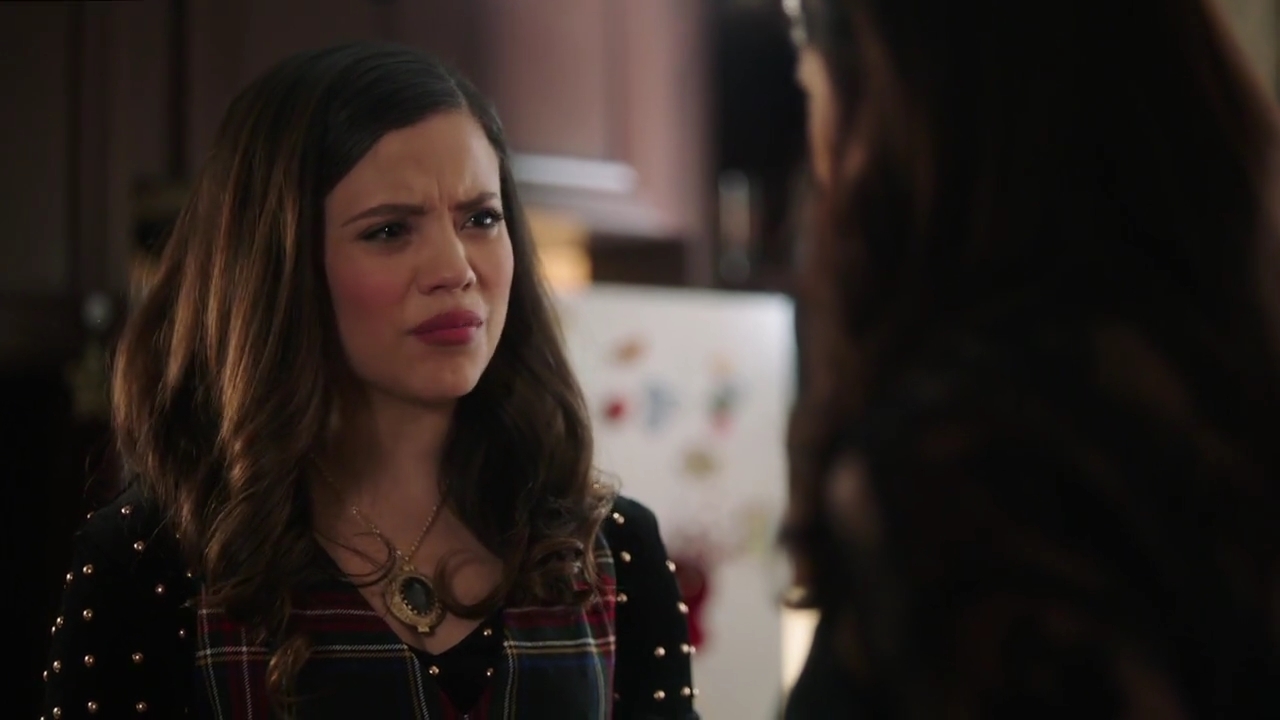Charmed-Online-dot-nl_Charmed-1x09JingleHell01375.jpg