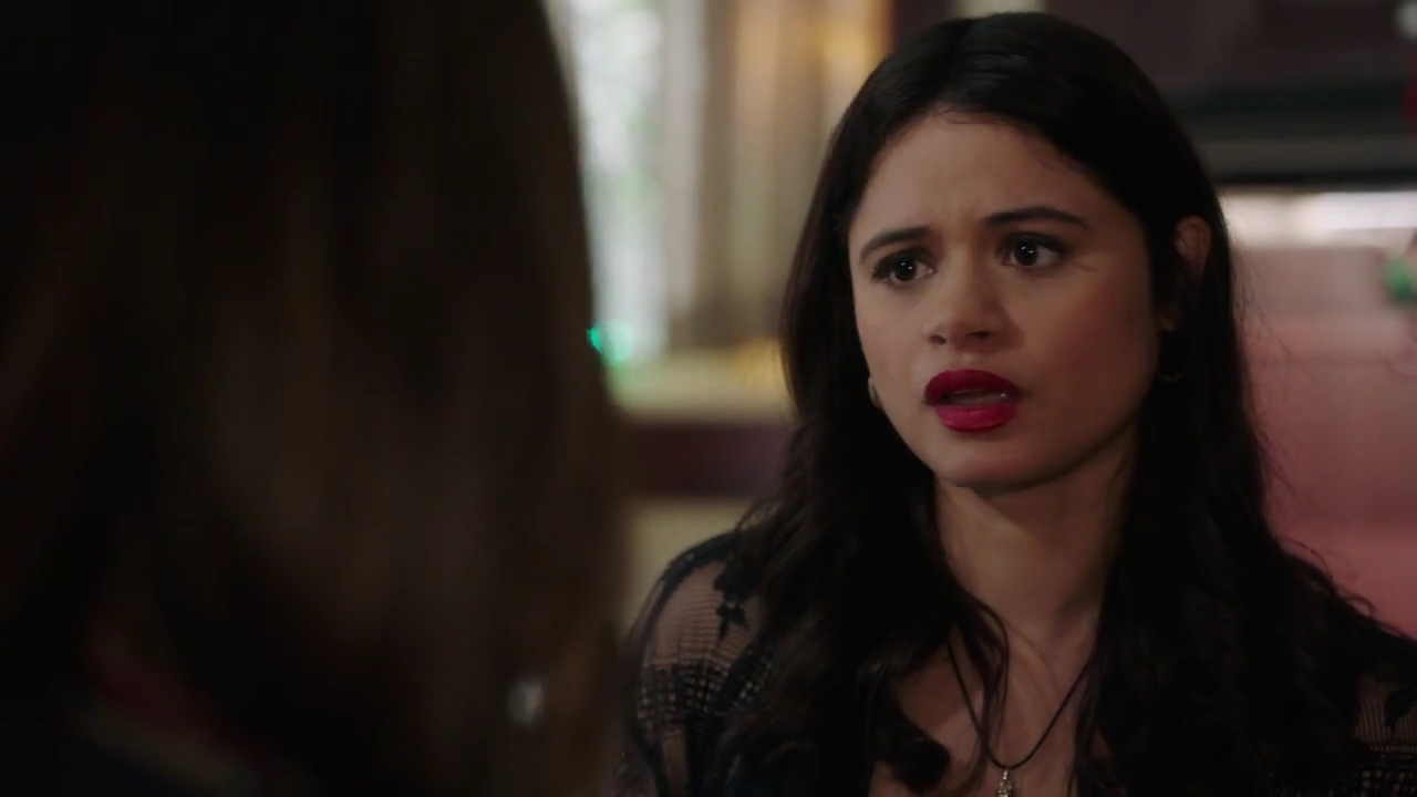 Charmed-Online-dot-nl_Charmed-1x09JingleHell01378.jpg