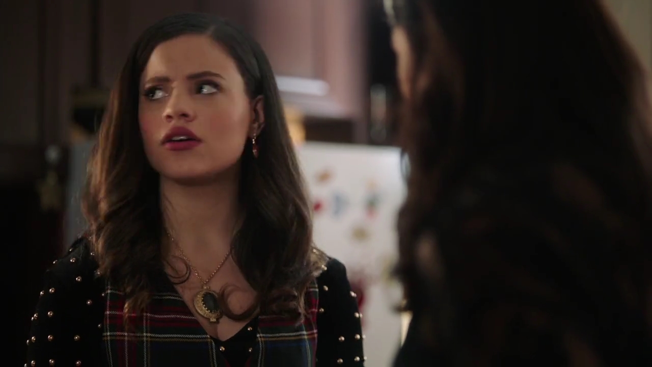 Charmed-Online-dot-nl_Charmed-1x09JingleHell01382.jpg