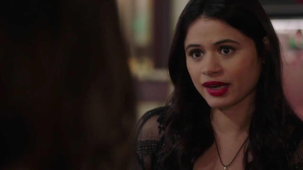 Charmed-Online-dot-nl_Charmed-1x09JingleHell01412.jpg