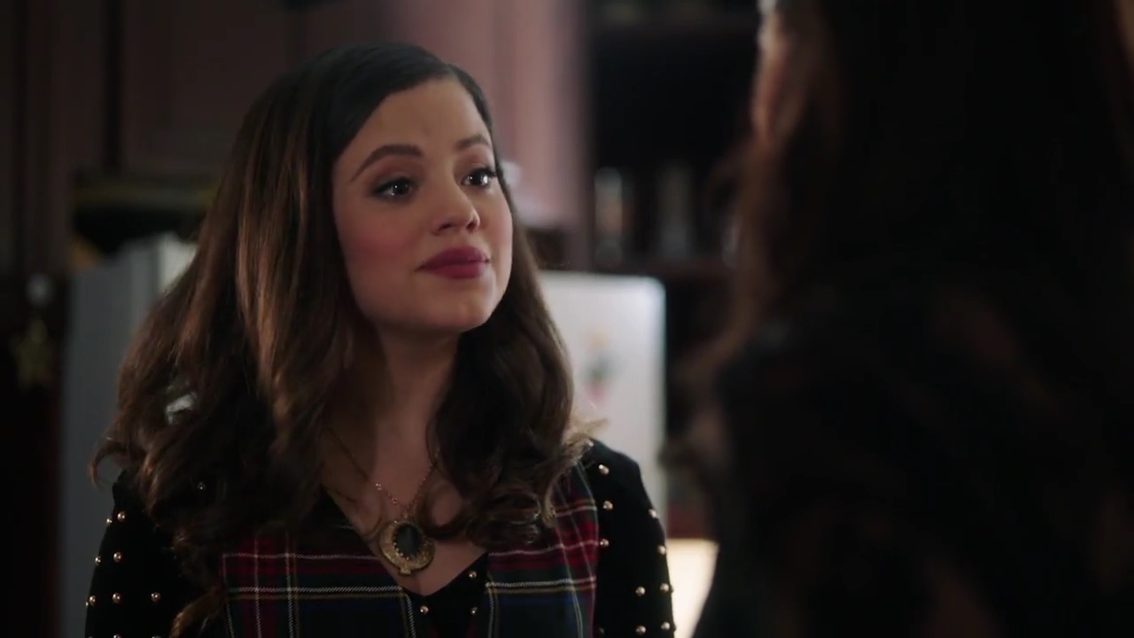 Charmed-Online-dot-nl_Charmed-1x09JingleHell01424.jpg