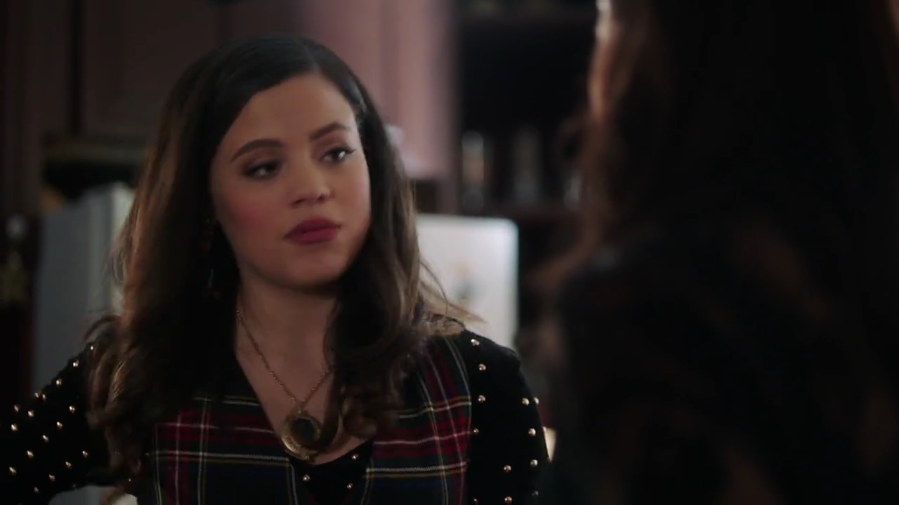 Charmed-Online-dot-nl_Charmed-1x09JingleHell01428.jpg Charmed-Online-dot-nl_Charmed-1x09JingleHell01428.jpg