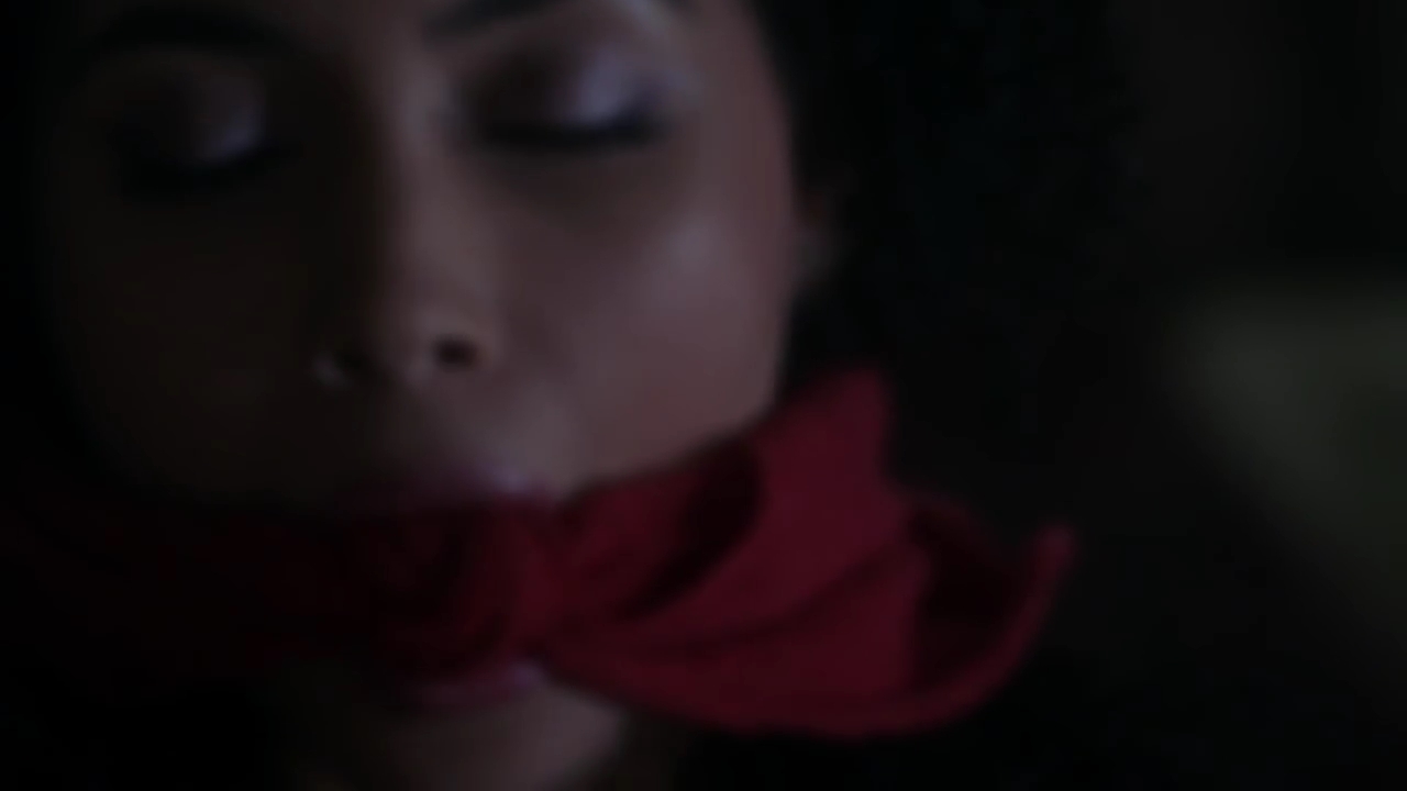 Charmed-Online-dot-nl_Charmed-1x09JingleHell01445.jpg