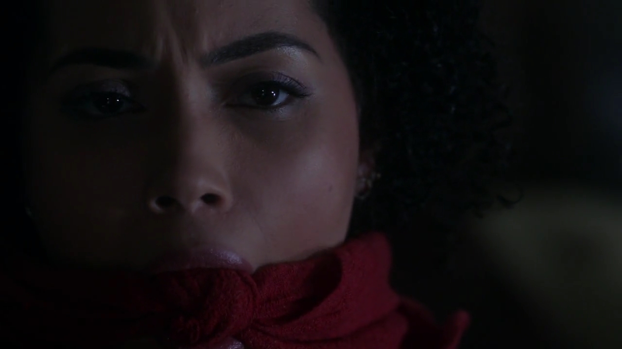 Charmed-Online-dot-nl_Charmed-1x09JingleHell01448.jpg
