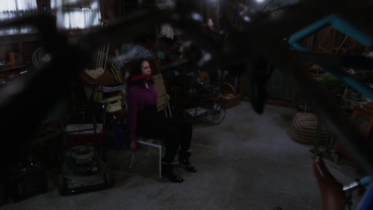 Charmed-Online-dot-nl_Charmed-1x09JingleHell01455.jpg Charmed-Online-dot-nl_Charmed-1x09JingleHell01455.jpg