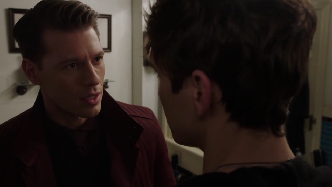 Charmed-Online-dot-nl_Charmed-1x09JingleHell01622.jpg Charmed-Online-dot-nl_Charmed-1x09JingleHell01622.jpg