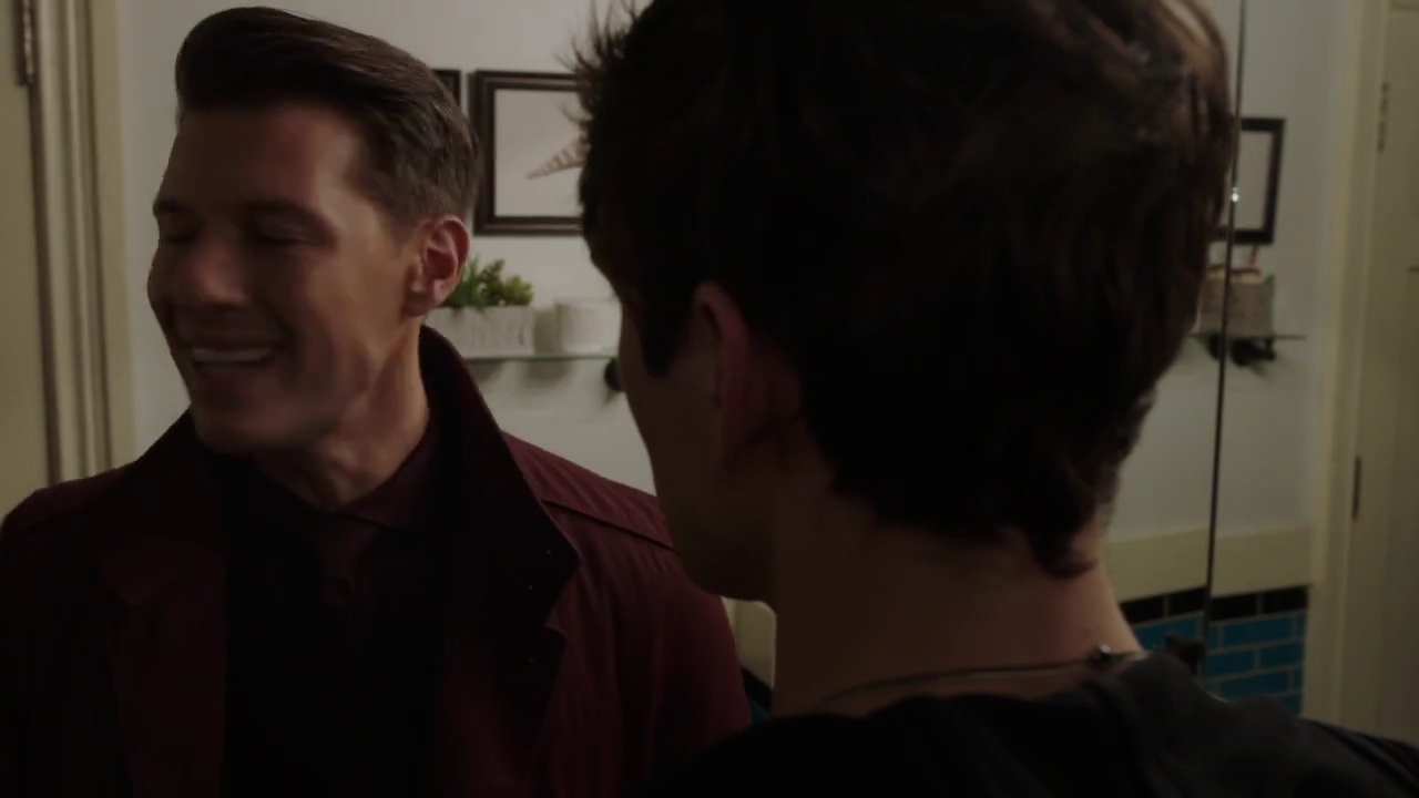 Charmed-Online-dot-nl_Charmed-1x09JingleHell01632.jpg Charmed-Online-dot-nl_Charmed-1x09JingleHell01632.jpg