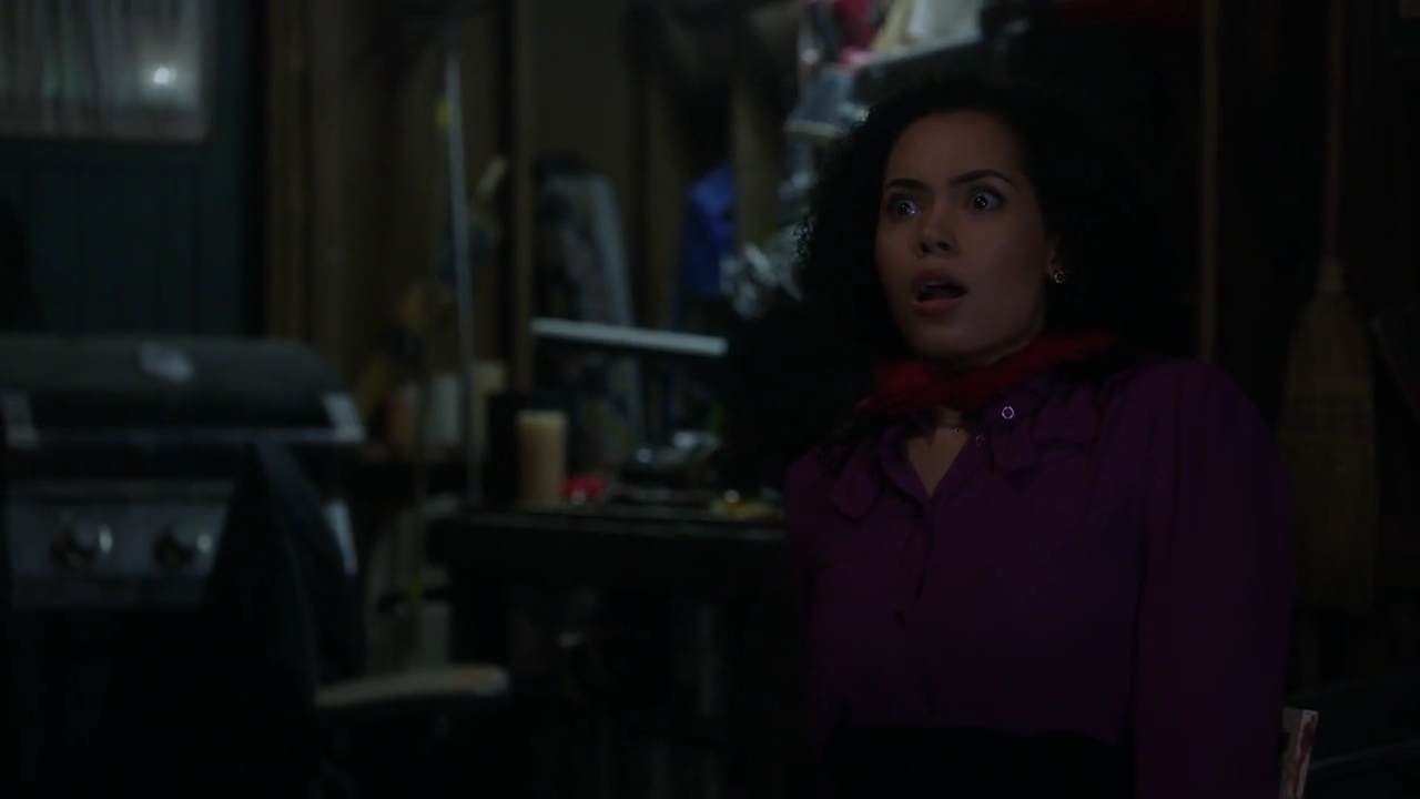 Charmed-Online-dot-nl_Charmed-1x09JingleHell01781.jpg Charmed-Online-dot-nl_Charmed-1x09JingleHell01781.jpg