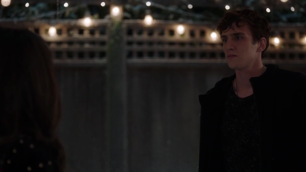 Charmed-Online-dot-nl_Charmed-1x09JingleHell01896.jpg Charmed-Online-dot-nl_Charmed-1x09JingleHell01896.jpg