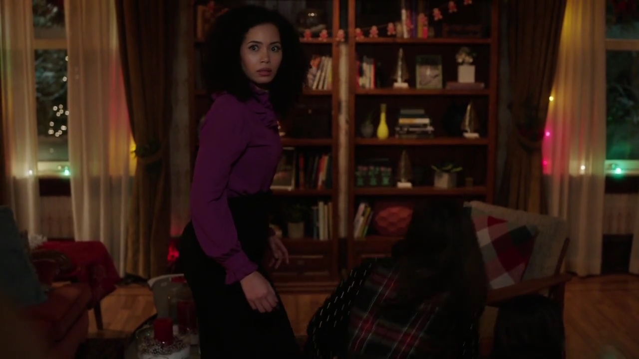 Charmed-Online-dot-nl_Charmed-1x09JingleHell02255.jpg Charmed-Online-dot-nl_Charmed-1x09JingleHell02255.jpg