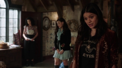 Charmed-Online-dot-nl_Charmed-1x11WitchPerfect00209.jpg