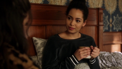 Charmed-Online-dot-nl_Charmed-1x12YoureDeathToMe02118.jpg