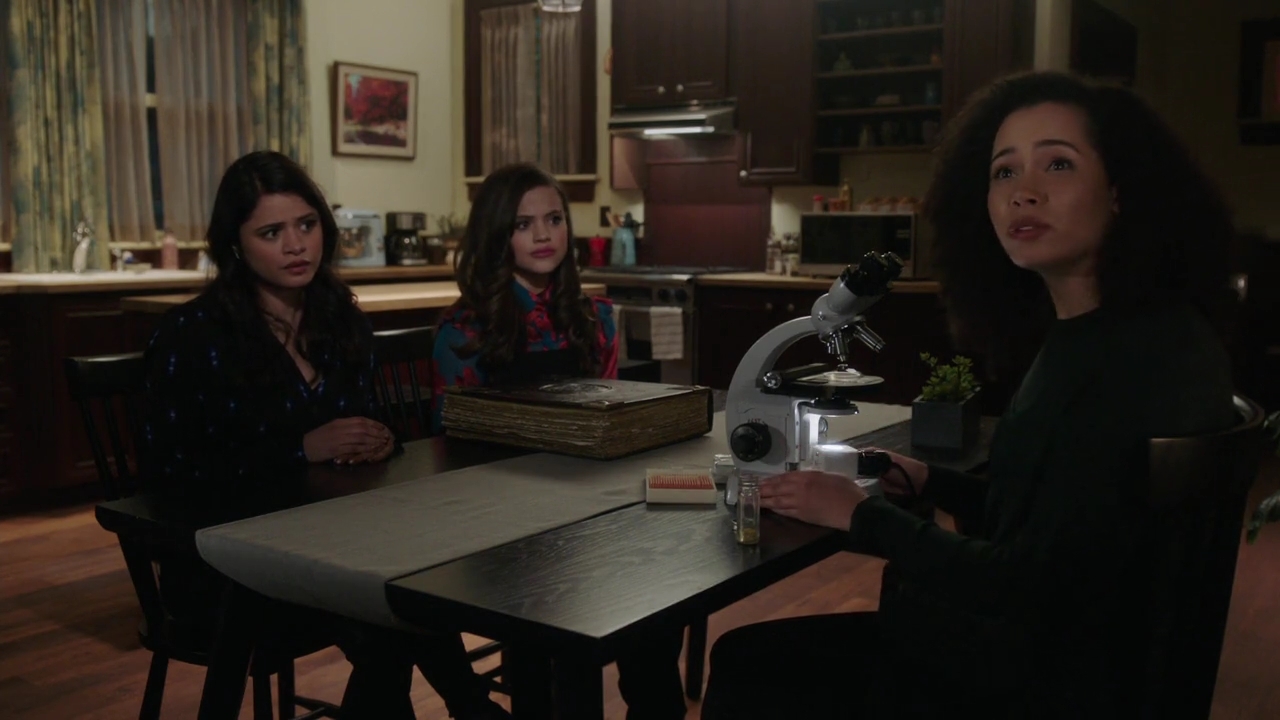 Charmed-Online-dot-nl_Charmed-1x13ManicPixieNightmare00634.jpg