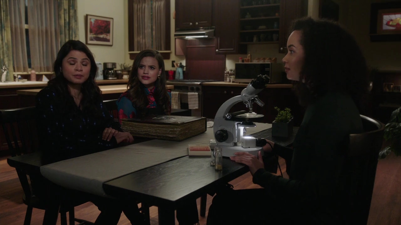 Charmed-Online-dot-nl_Charmed-1x13ManicPixieNightmare00646.jpg