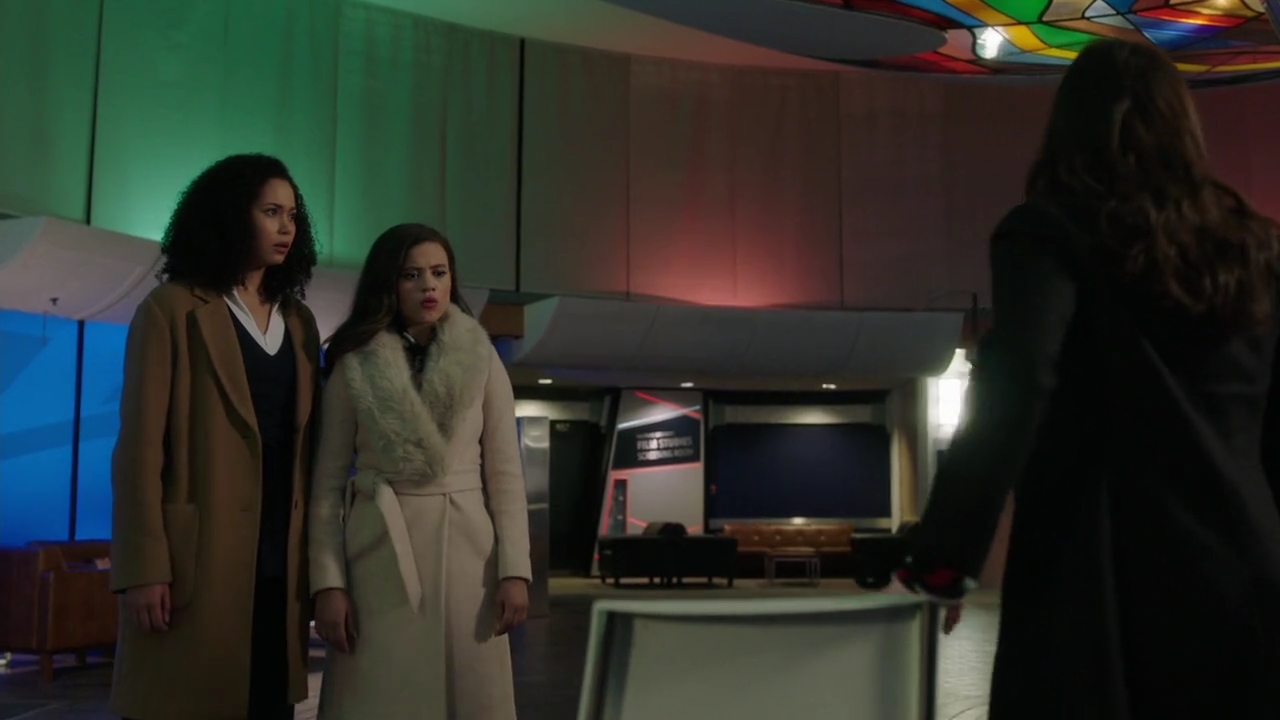 Charmed-Online-dot-nl_Charmed-1x13ManicPixieNightmare02106.jpg